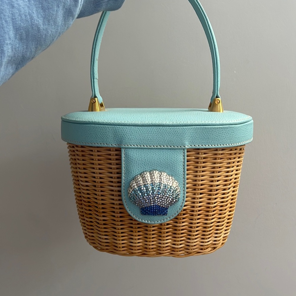 beautiful beachy handbag